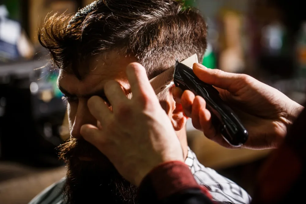 Corte de caballero y barbería